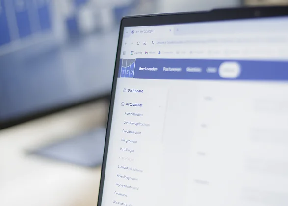 Taco van TED Accountancy aan het werk